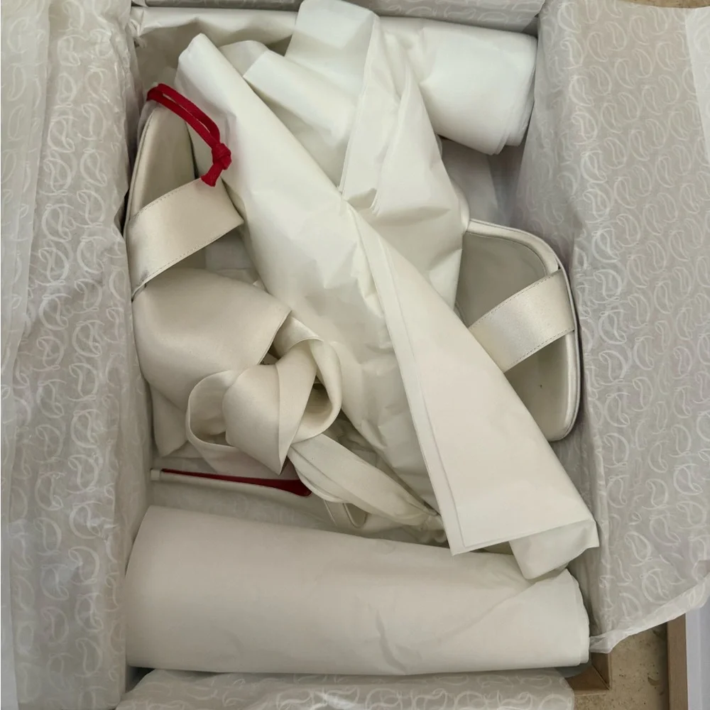 Christian Louboutin Ivory Sandale Du Desert - Picture 3 of 7